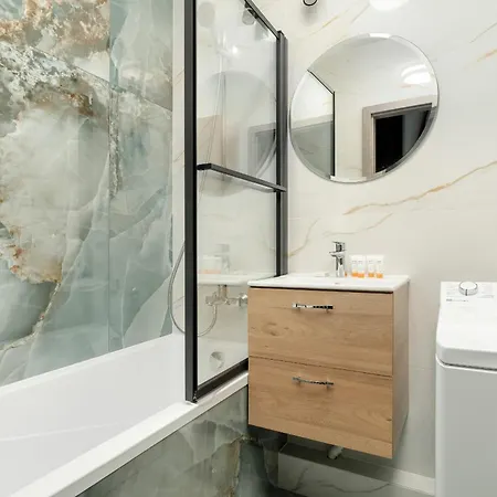 Stylish Two Bedroom With Parking Near Malta In By Renters Lägenhet *