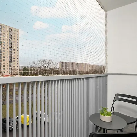 Stylish Two Bedroom With Parking Near Malta In By Renters Lägenhet