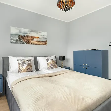 Stylish Two Bedroom With Parking Near Malta In By Renters Poznań