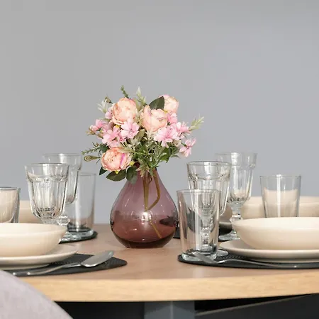 Апартаменты Stylish Two Bedroom With Parking Near Malta In By Renters *