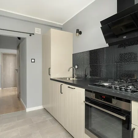 Appartamento Stylish Two Bedroom With Parking Near Malta In By Renters *