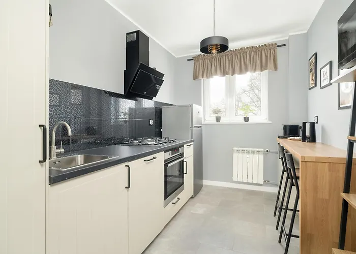 Stylish Two Bedroom With Parking Near Malta In By Renters Apartment